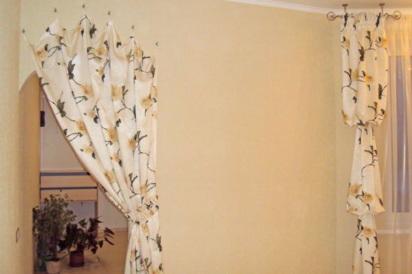 Декоративные шторы: идеальное дополнение на дверной проем