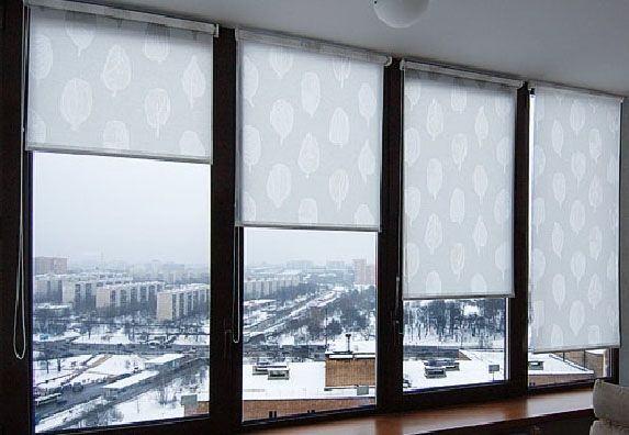 Рулонные шторы на балкон: удобно и красиво