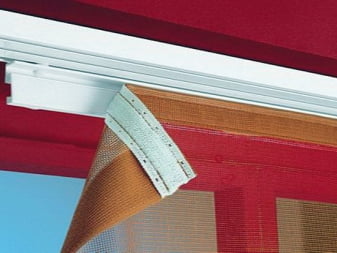 Как правильно повесить шторы?